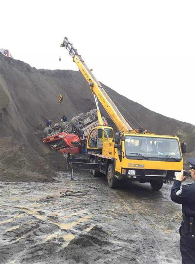 合山上犹道路救援